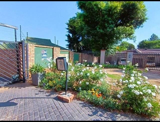 3 BEDROOM PROPERTY TO RENT IN DIE HOEWES